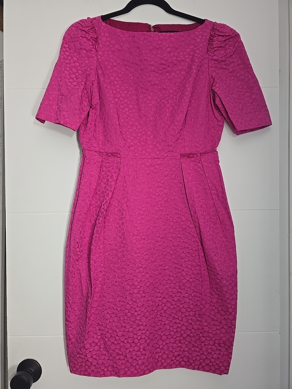 CH Carolina Herrera Fuchsia Pink Jacquard Polka Dot Sheath Dress Size 6 Spain